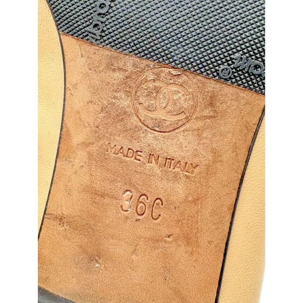 CHANEL beige black